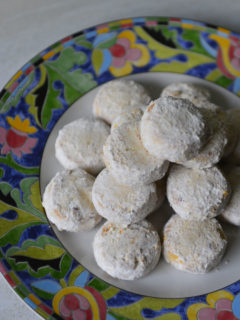 Snow Ball Cookies With Almonds