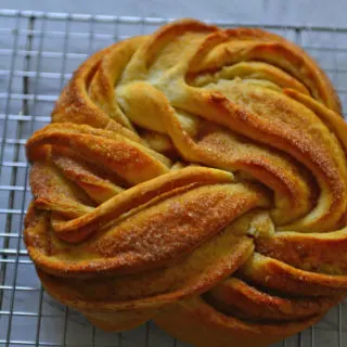 Estonian Kringle - Cinnamon Rosette bread