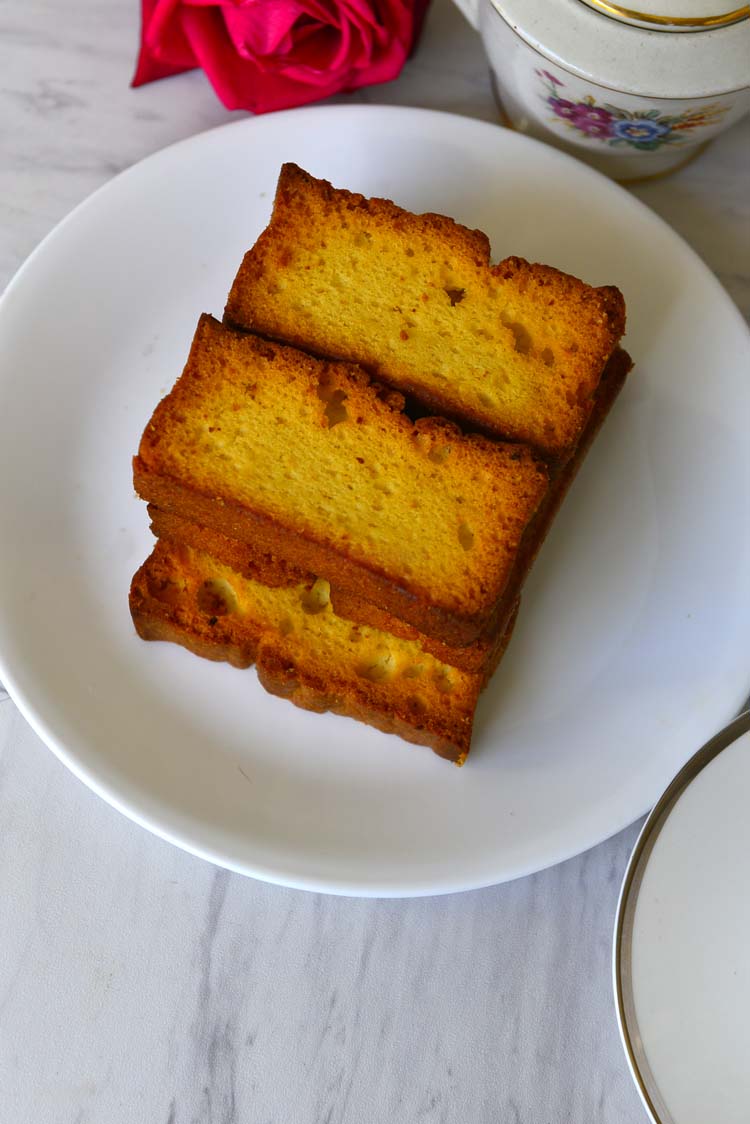 Vanilla Sponge Cake | Easy Vanilla Sponge Cake For All Flavours