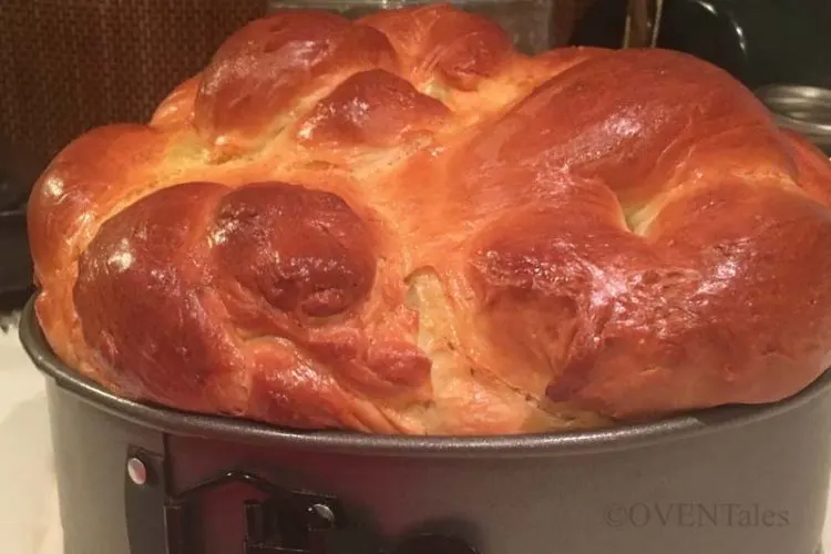 Baked bread still in the springform pan.