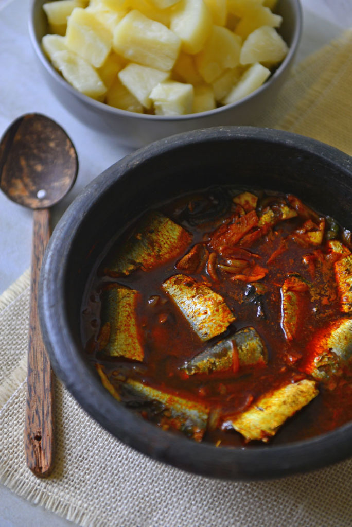 Mathi Mulakittathu or spicy sardine curry 