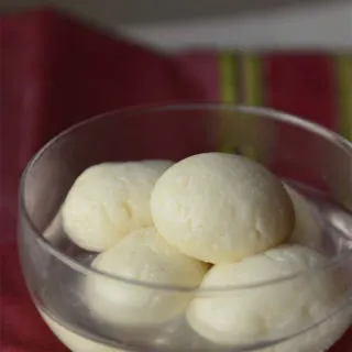 The Popular Bengali Sweet Rasgulla