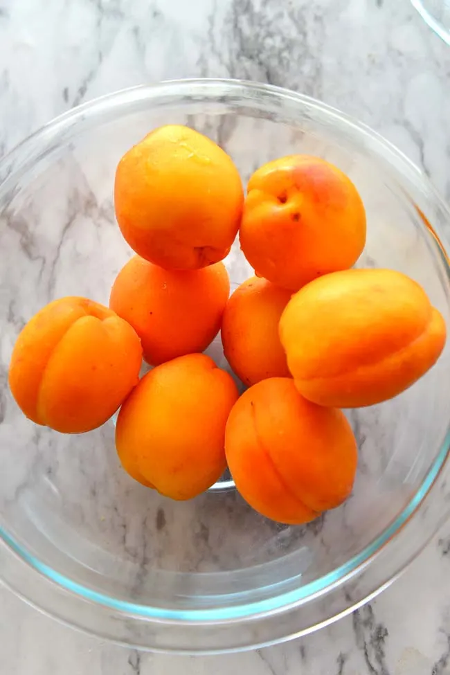 A bowl of Apricots